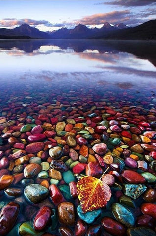 Diamond Painting Lake Colorful Stones - OLOEE